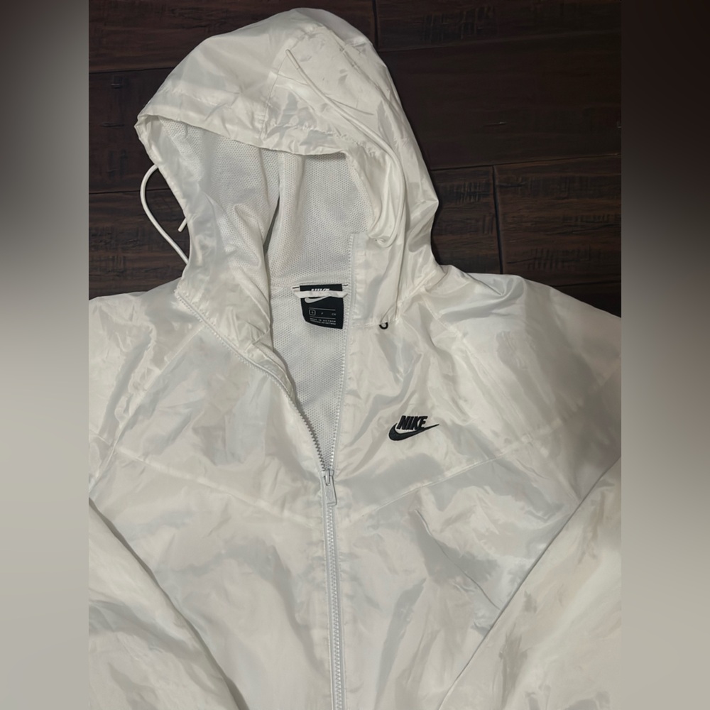 Nike Men's Classic White Windbreaker - Picture 2 of 3